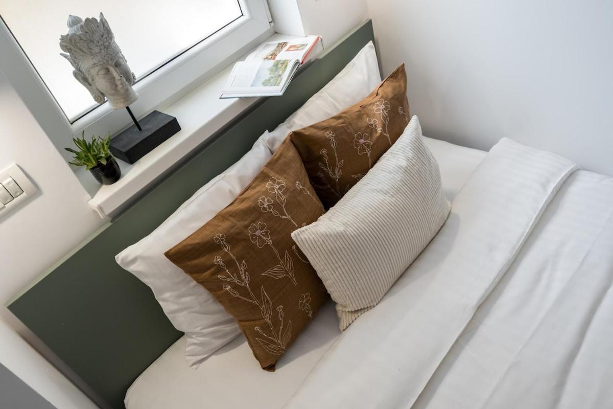 Superb 2br Flat - Location - 2 Baths