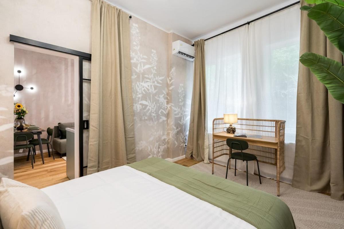 Superb 2br Flat - Location - 2 Baths
