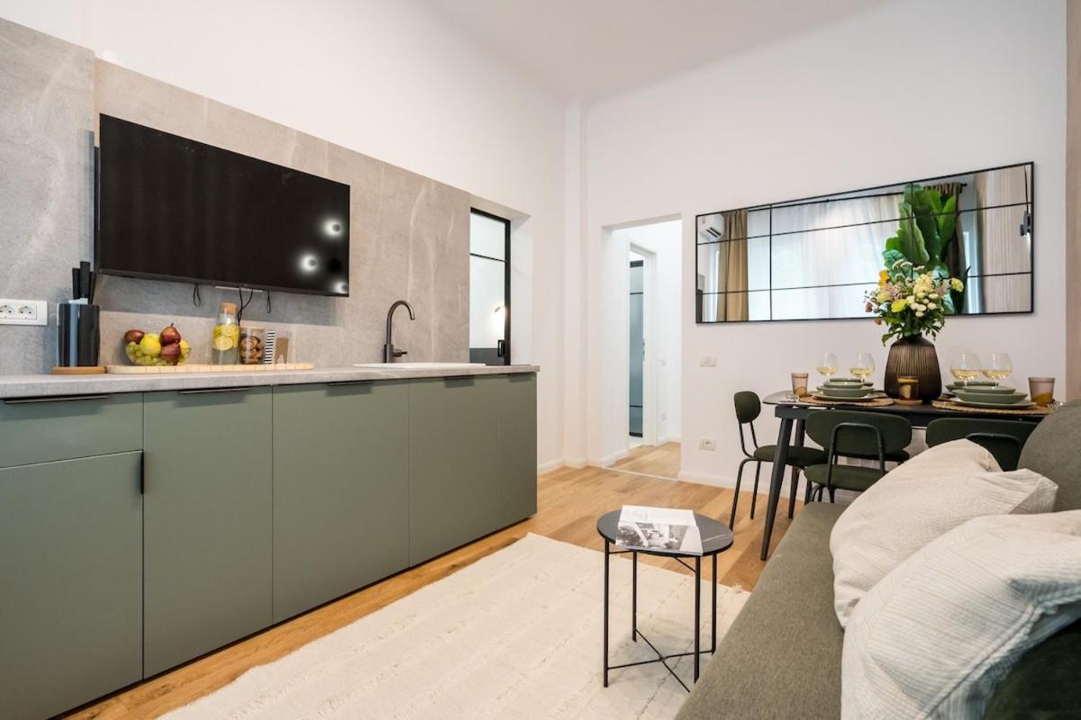 Superb 2br Flat - Location - 2 Baths